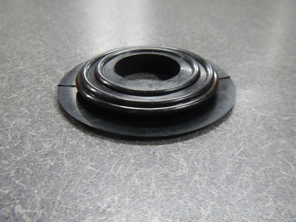 1962 1963 1964 Buick LeSabre Wildcat Electra Dimmer Switch Carpet Grommet Black - Imagem 2 de 3