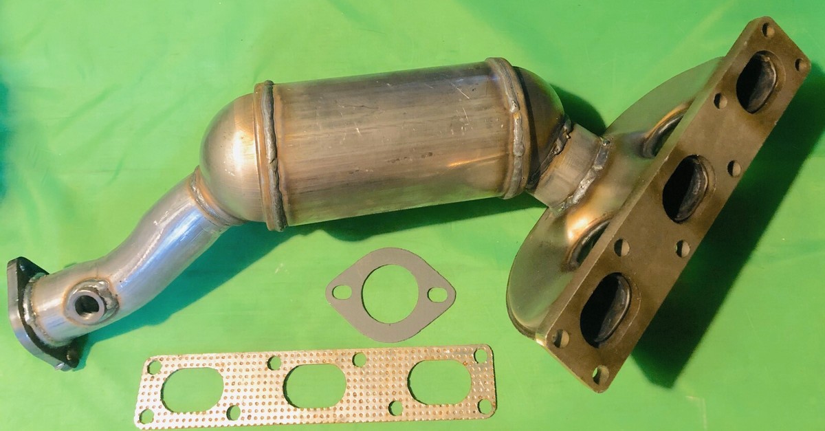 2004 2005 BMW E60 525i 530i M54 Engine Catalytic Converter