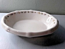Jabonera floral vintage ovalada de porcelana blanca