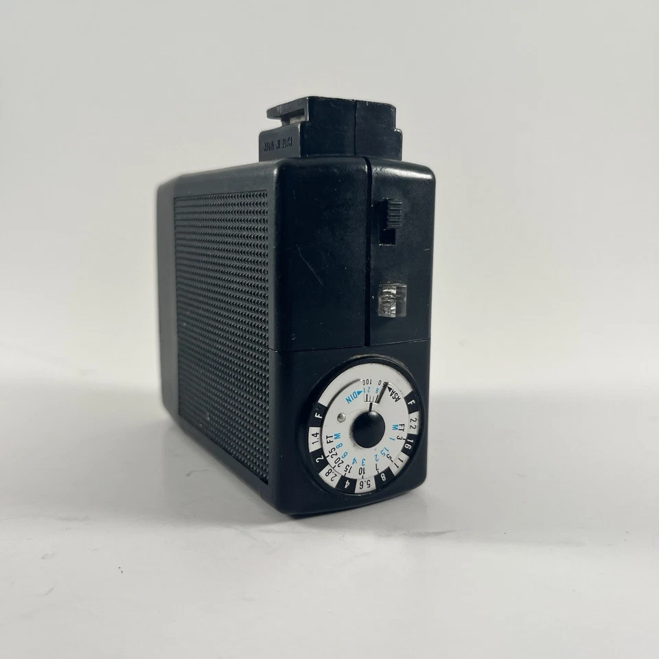 Vivitar 102 Vintage Electronic Camera Flash with Box & Manual Hot Shoe Mount - Image 4 of 4