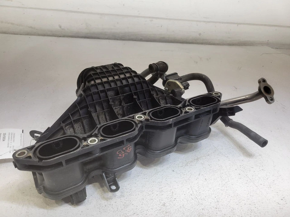 Coletor de admissão 2011-2017 Lexus CT200H 17120-37054 - Imagem 2 de 4