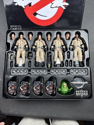 Mezco One: 12 Collective: Ghostbusters Deluxe Action Figure Box