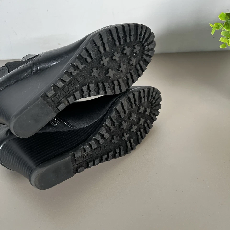 Unisa Womens Black Zip Up Lug Sole Wedge Heel Ankle Bootie Size 8M - Image 4 of 4