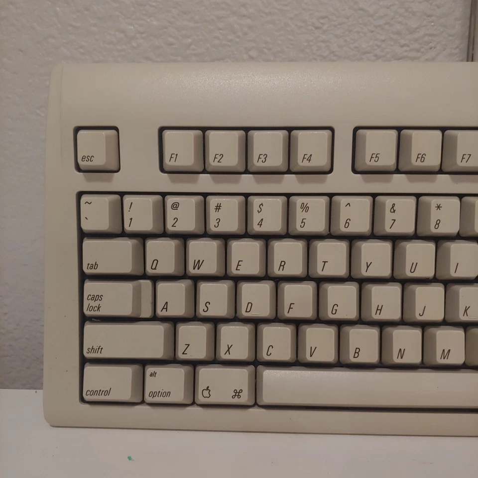 VINTAGE 1994 Apple Design Macintosh Keyboard ADB Model M2980 - Image 2 of 4