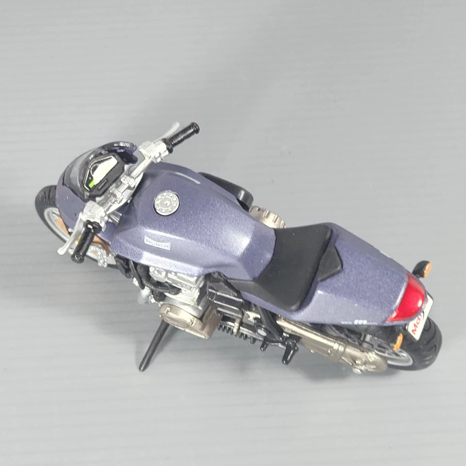 Munch Mammut 2000 Motorcycle 1:18 Scale Diecast Replica by Maisto 2001 - Image 4 of 4