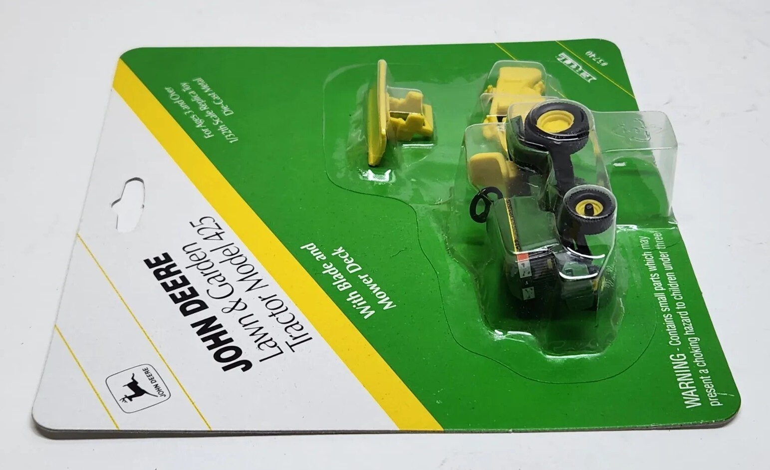 John Deere Lawn & Garden Tractor Model 425 Mower w/ Snow Plow By Ertl 1