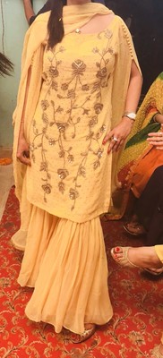 mehndi party wear