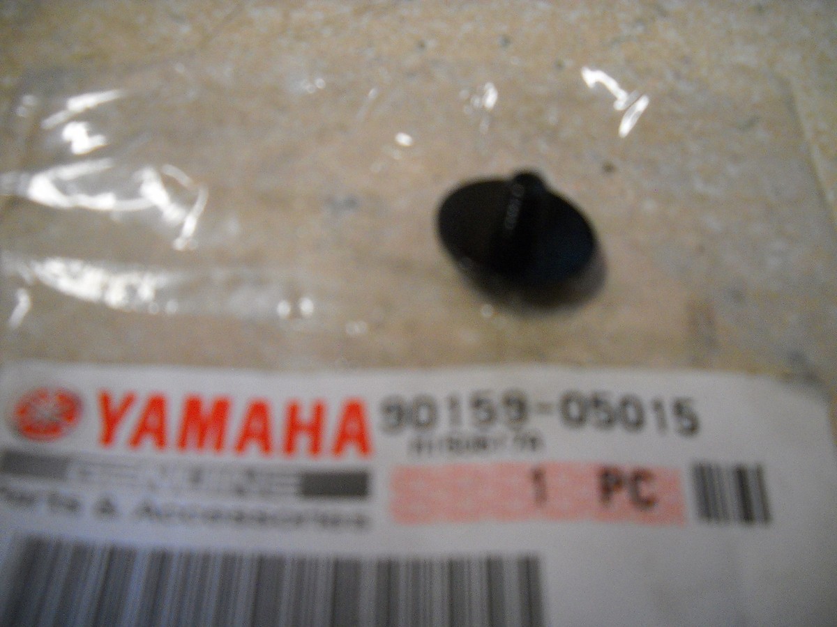 NOS OEM Yamaha Screw W/Washer 2004-08 YZF-R1 YZF-R6 50th