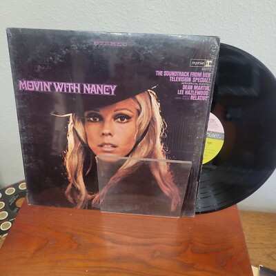 NANCY SINATRA - MOVIN' WITH NANCY - REPRISE RECORDS LP VG+