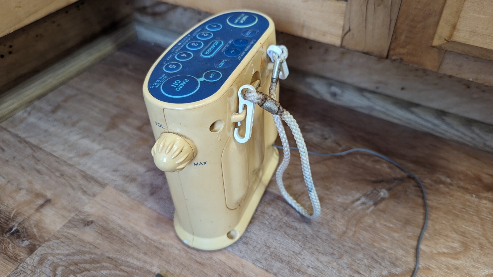 VIntage Sony Shower Mate 4 Band Clock Radio ICFS79V Tested, Working