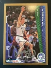 1992-93 Fleer - Luc Longley #134 Signed Auto