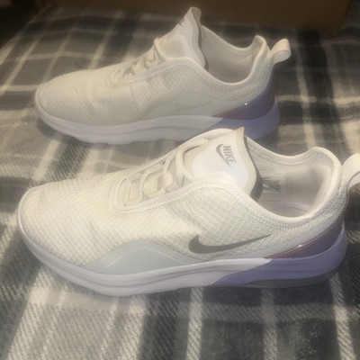 Nike Wmns Air Max Motion 2 sneakers in the 'Phantom Hyper Violet' color way