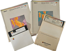 Vtg 1980s Lot of 4 APPLE II MATERIALS DOS PROGRAMMER'S  USER'S MANUAL Floppies