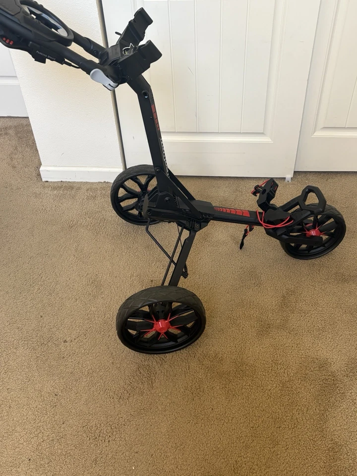 Bag Boy Slim Fold Compact Golf Push Cart schwarz/rot