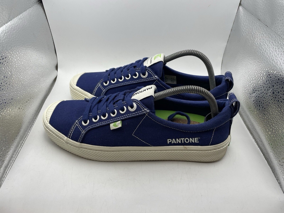 Cariuma x Pantone Blue Canvas Sneakers Women’s Size