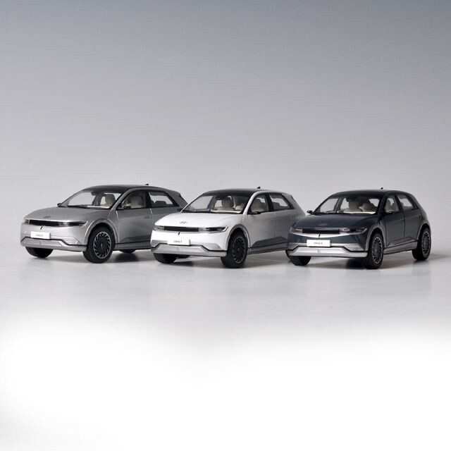 ヒョンデ アイオニック5 ミニカー 1:43  グラビティゴールドマット ヒョンデ アイオニック5 IONIQ5 ミニカー 1:43 グラビティ