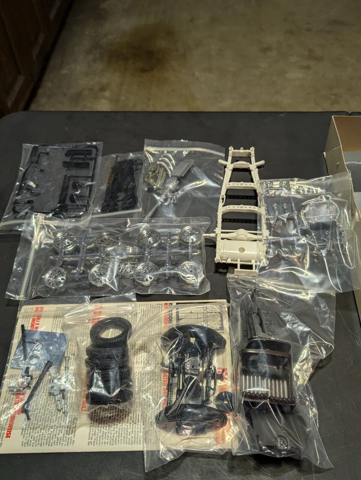 KIT MODELO METAL FUNDIDO BURAGO 1:18 MERCEDES SSKL MILLE MIGLIA Nuevo Foto 3 de 4