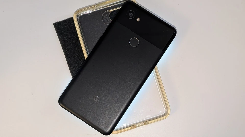 Google Pixel 2 XL - 64GB - Just Black (Unlocked) Smartphone - Image 4 of 4