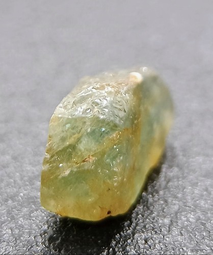 100% NATURAL AUSTRALIAN Rough Dark Yellowish Green SAPPHIRE 2.34ct Tasmania SI1 - Picture 7 of 16