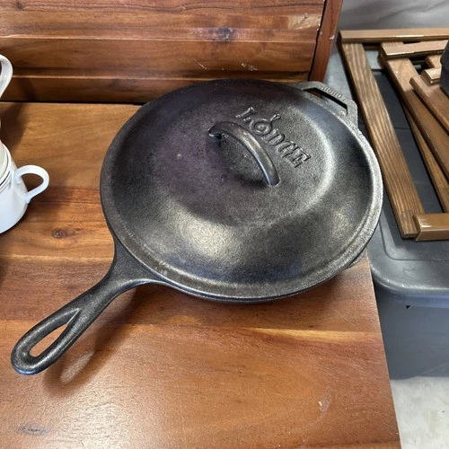 Vintage Lodge Cast Iron Skillet 8SK Size 8 WITH LID