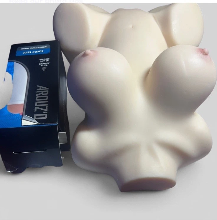 Masterbater masculino realista con pecho mediano y culo incluye bolsillo para el coño, ect. Foto 2 de 4