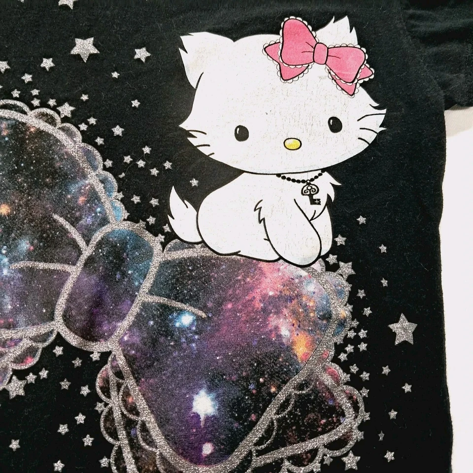 Camisa Rara Hello Charmmy Kitty Sanrio Negra Galaxia Niñas 14/16 XL Mall Goth Xs  Foto 2 de 4