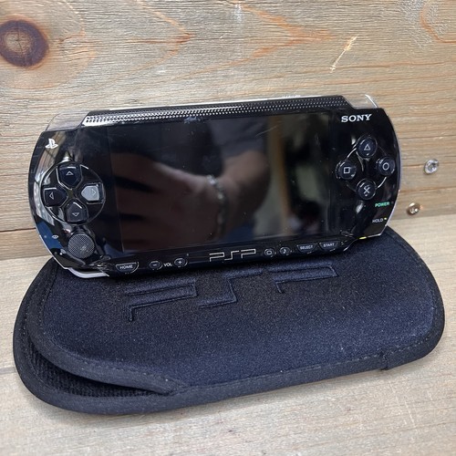 Consola portátil Sony PlayStation PSP 1001 paquete 12 juegos probados muy limpios - Imagen 8 de 14