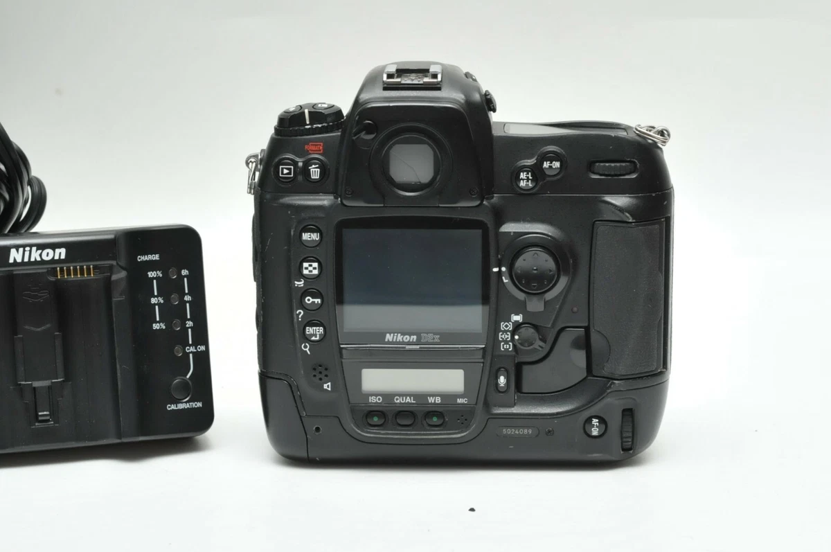 Nikon D2X 12.4 Megapixel Digital SLR Camera Body sn5024089