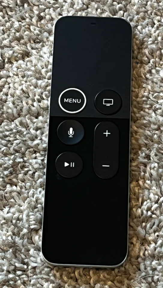 Control remoto Apple TV Siri -- EMC3186 -- A1962 Foto 3 de 4