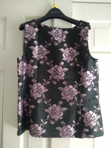 TALBOTS Black, purple floral shell size 6 NWT - Picture 2 of 3