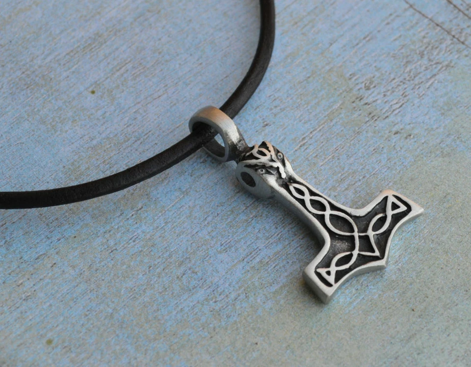 Collar de surfista de cuero con estaño nudo celta colgante de martillo de Thor Foto 3 de 3