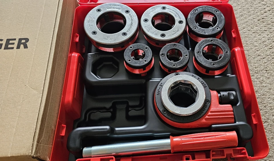 Rothenberger SUPER CUT Hand Ratchet Threader Set (1/2"-2" bspt) 070892X - Image 3 of 4