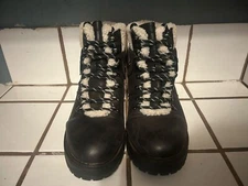 Botines con peluche color negro con blanco size 12 excelente opcion para comidad