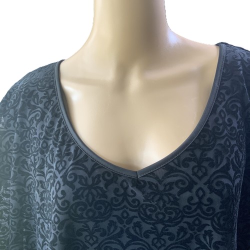 Shannon Ford New York Black Burnout Velvet Shawl Poncho Size 3X - Picture 2 of 14
