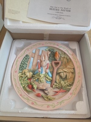 Davenport Pottery - Beatrix Potter - Tale of Peter Rabbit - 3D Plate - With Book