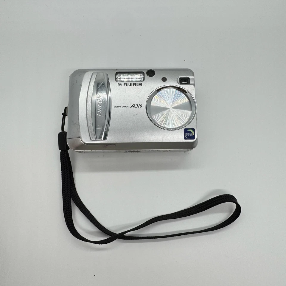Fujifilm FinePix A310 3.2MP Digital Camera Compact Point & Shoot w/ 32MB XD Card - Image 4 of 4