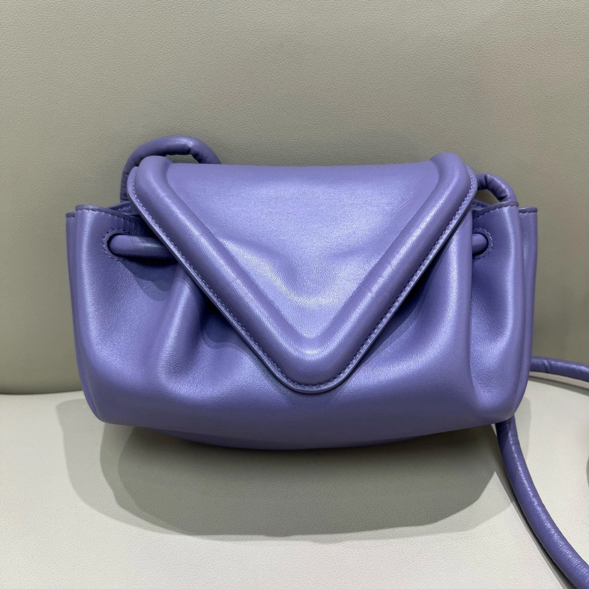 ボッテガヴェネタ　BOTTEGA VENETA ビーク　ショルダー Bottega Veneta Beak Bags for sale | eBay