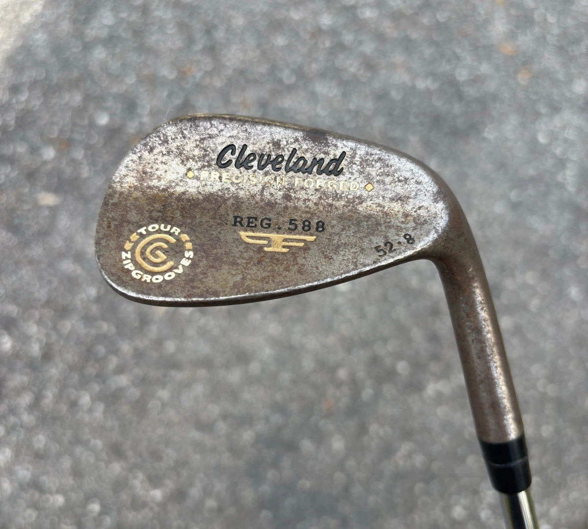 Cleveland 588 52* Gap Wedge Precision Forged Tour Zip Grooves