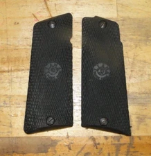 FACTORY LLAM MAX-I 45 L/F 45ACP 9mm .40S&W BLACK RUBBER GRIPS AND 4  SCREWS.