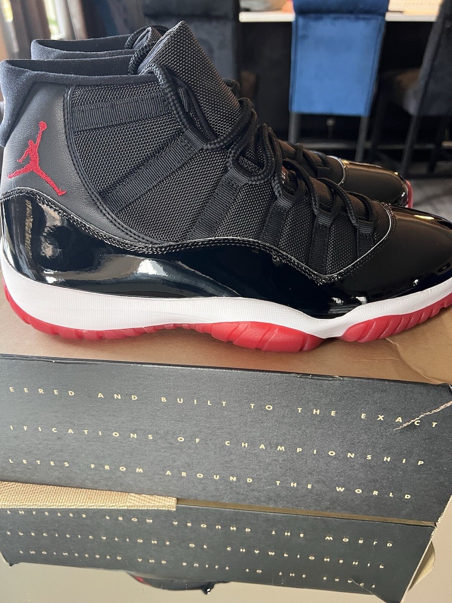 シューズ(男性用) Air Jordan 11 Bred Air Jordan 11 Retro Low Bred – Puffer Reds