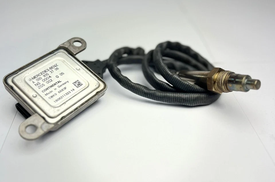Originaler Mercedes Benz Nox Sensor A0009053706 - Bild 1 von 3