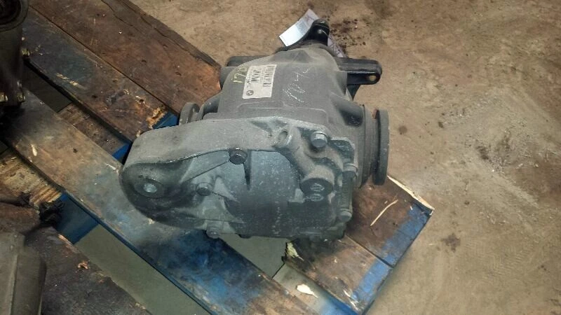 2006 BMW 330i Rear Axle Differential Carrier Automatic Transmission - Imagem 4 de 4