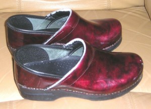 dansko wine clogs