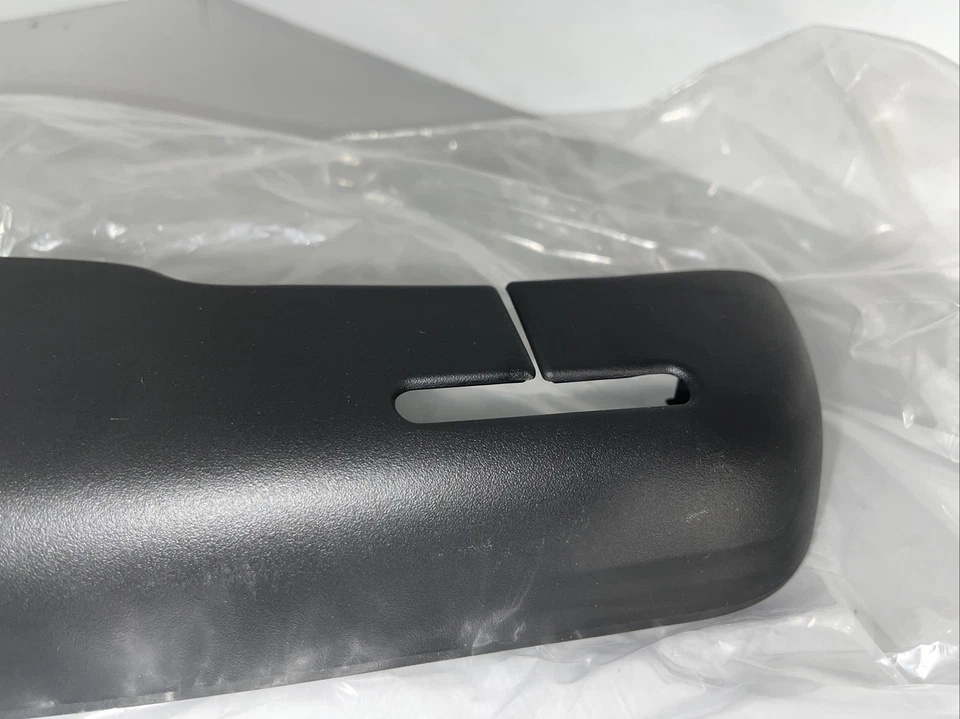 2002 - 2004 雪佛兰 Venture Montana 第三排车手侧杯架装饰 — 第 4/4 张图片