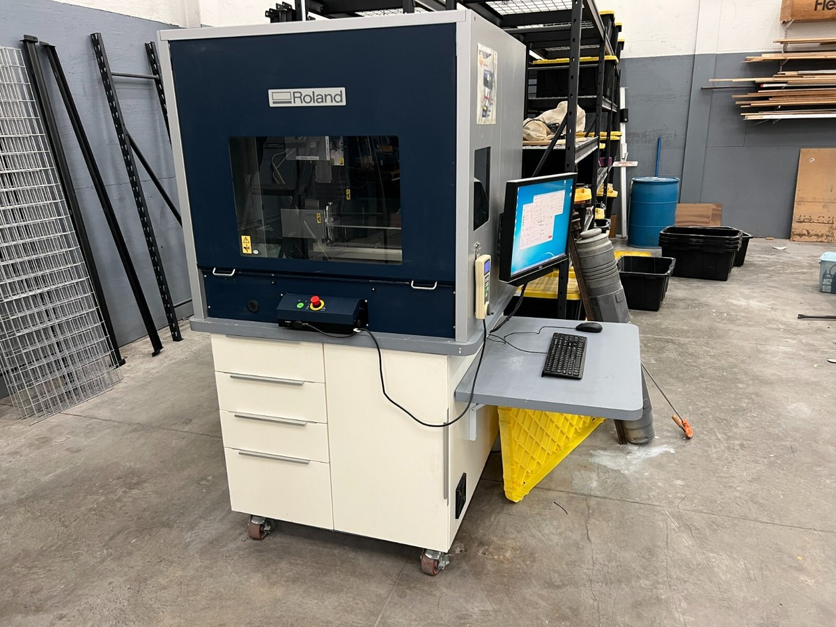 Roland Modela Pro II MDX-540SA 3D Milling Machine w Custom Roland Modela Pro II MDX-540SA 3D Milling Machine w Custom