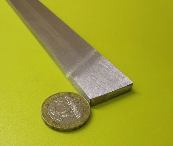Barras endurecidas de acero de aleación 4140/4142, 3/16" x 1,0" de ancho x 36" de largo Foto 2 de 4