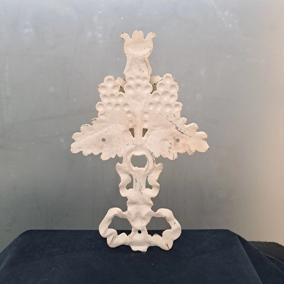 Batente de porta de ferro fundido recuperado vintage, uvas e folhas, aparência rústica. - Imagem 2 de 4