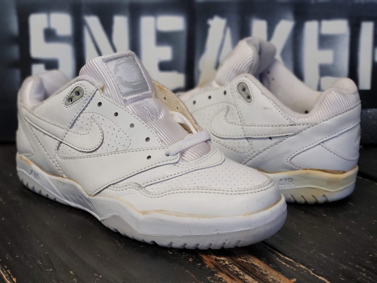 ナイキヴィンテージスニーカー 1992 Nike Agassi Air Tour Challenge White Tennis Vintage Sneakers