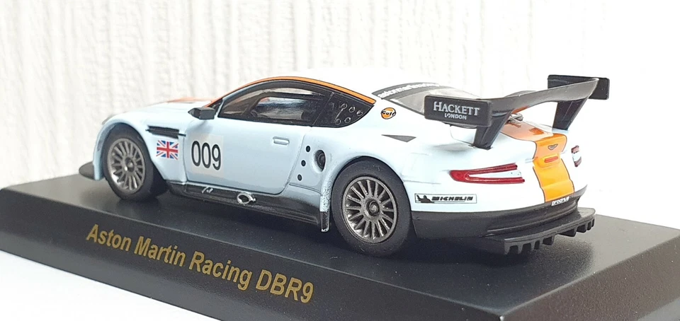 Modelo de coche fundido a presión 1/64 Kyosho ASTON MARTIN RACING DBR9 009 GOLF  Foto 3 de 4
