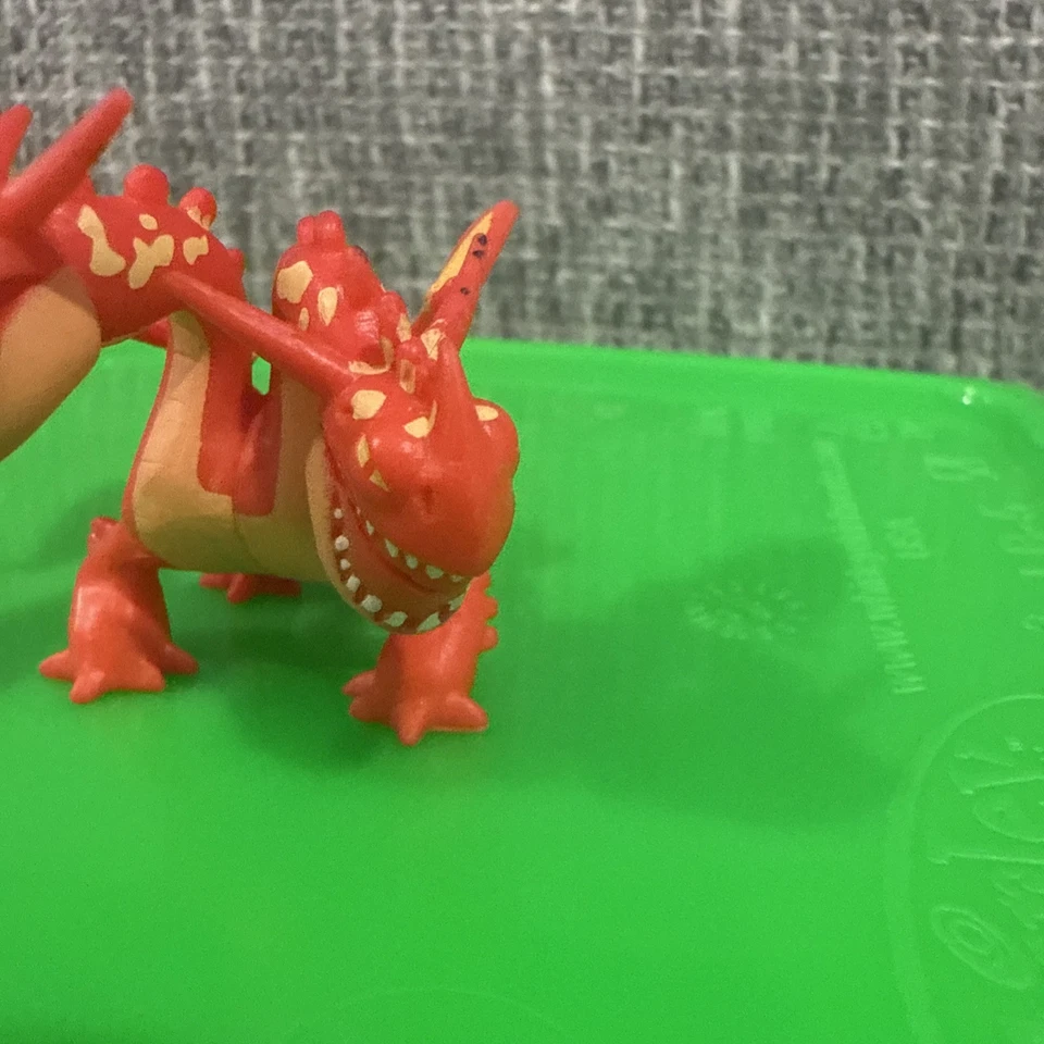 Minifigura misteriosa horrible de Cómo entrenar a tu dragón el mundo oculto con cremallera Foto 3 de 4